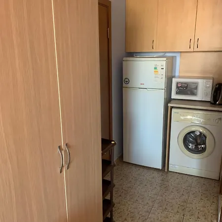 Apartment уютные с бассейном у моря в г.