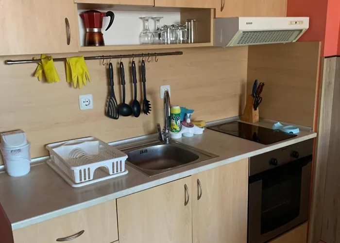 уютные с бассейном у моря в г. アパート