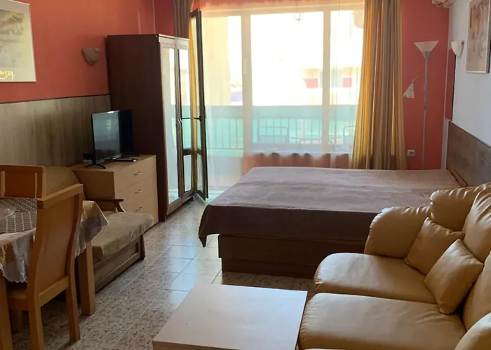 アパート уютные с бассейном у моря в г. *